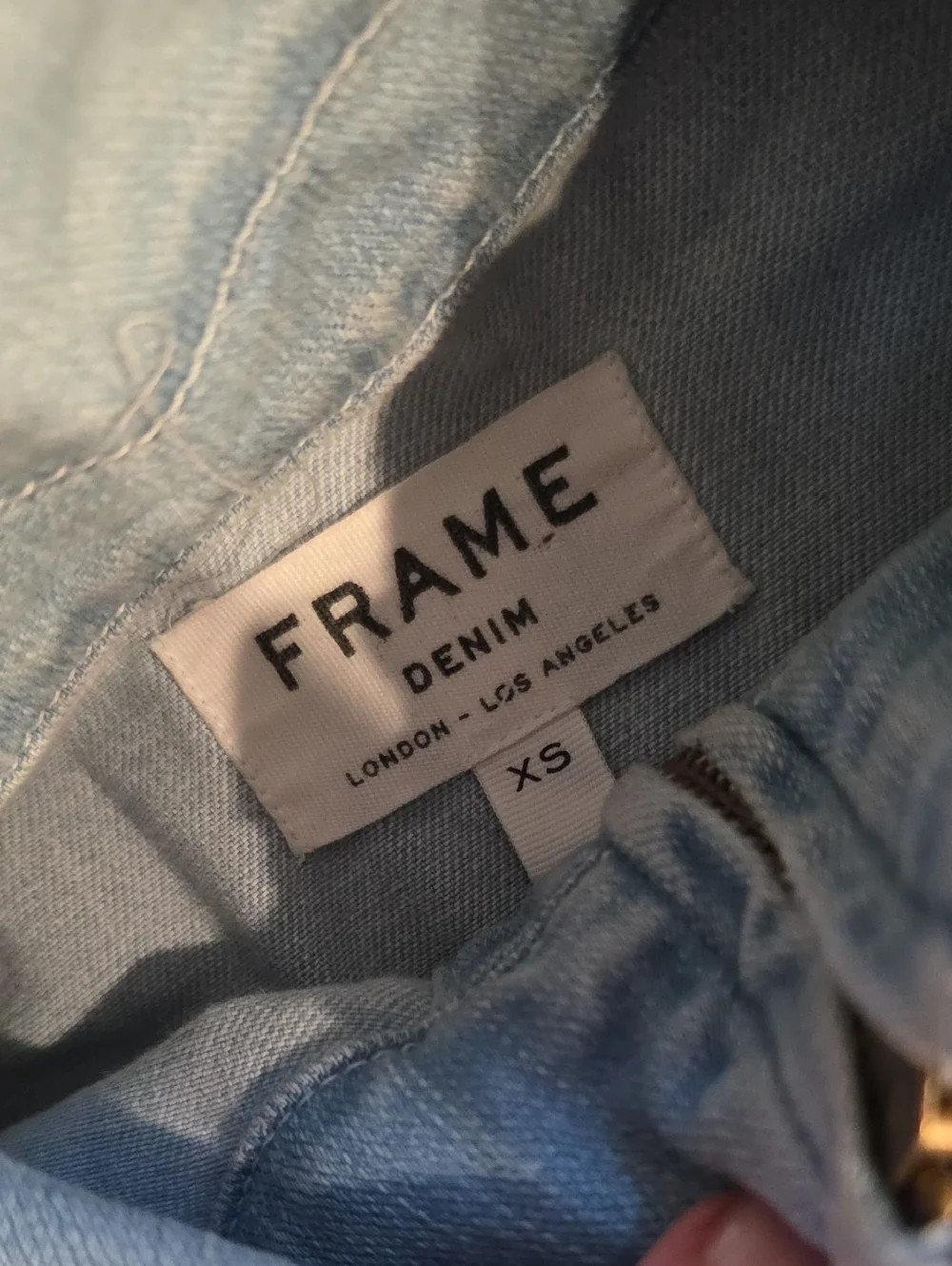 FRAME Le Citadel denim jacket in a light blue barrington wash with a full zip - Picture 5 of 7